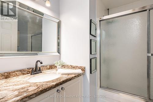 27 - 2185 Fairchild Boulevard, Burlington, ON - Indoor Photo Showing Bathroom