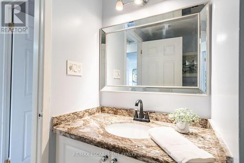 27 - 2185 Fairchild Boulevard, Burlington, ON - Indoor Photo Showing Bathroom