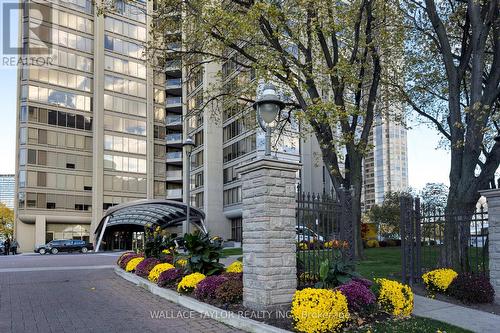 1612 - 2045 Lake Shore Boulevard W, Toronto, ON - Outdoor With Facade