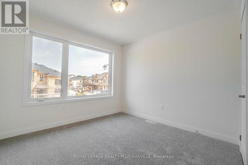 1430 Rose Way, Milton, ON - Indoor Photo Showing Other Room