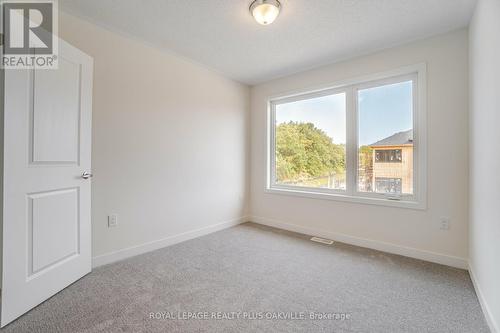 1430 Rose Way, Milton, ON - Indoor Photo Showing Other Room