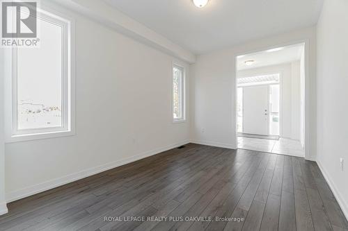 1430 Rose Way, Milton, ON - Indoor Photo Showing Other Room