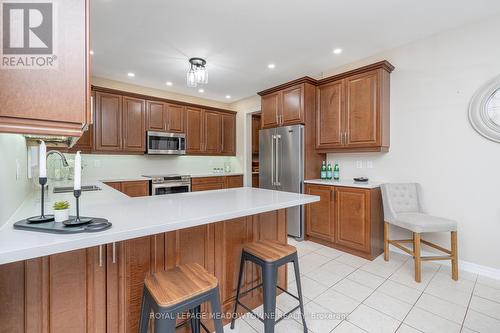 10 Orchid Avenue, Halton Hills, ON - Indoor Photo Showing Kitchen