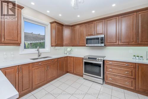 10 Orchid Avenue, Halton Hills, ON - Indoor Photo Showing Kitchen With Double Sink