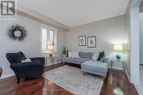 10 Orchid Avenue, Halton Hills, ON - Indoor Photo Showing Living Room