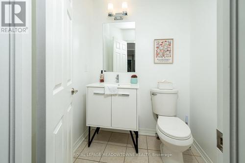 10 Orchid Avenue, Halton Hills, ON - Indoor Photo Showing Bathroom