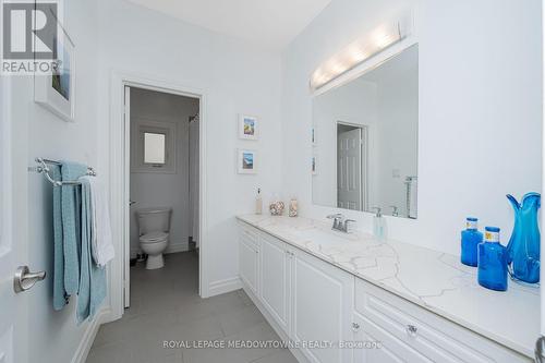 10 Orchid Avenue, Halton Hills, ON - Indoor Photo Showing Bathroom