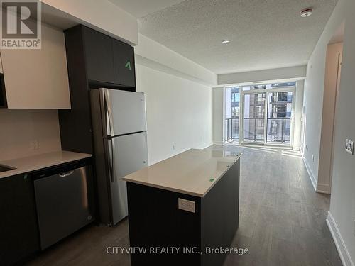 1003 - 204 Burnhamthorpe Road E, Mississauga, ON - Indoor Photo Showing Kitchen