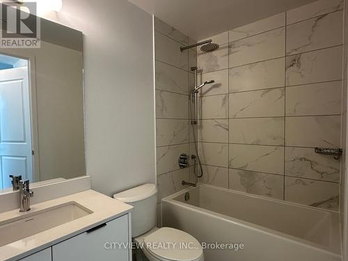 1003 - 204 Burnhamthorpe Road E, Mississauga, ON - Indoor Photo Showing Bathroom