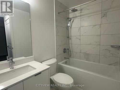 1003 - 204 Burnhamthorpe Road E, Mississauga, ON - Indoor Photo Showing Bathroom