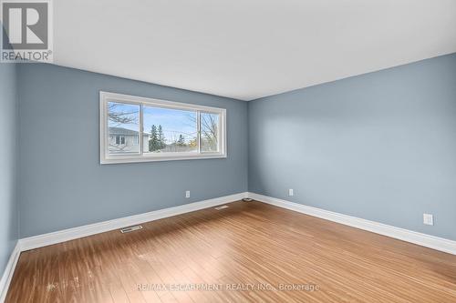 1480 Clinton Court, Burlington, ON - Indoor Photo Showing Other Room