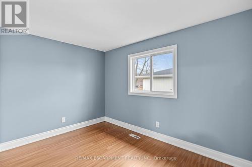 1480 Clinton Court, Burlington, ON - Indoor Photo Showing Other Room