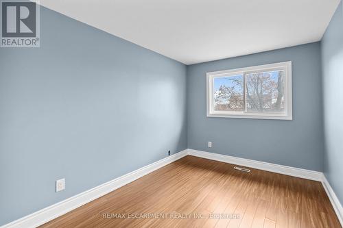 1480 Clinton Court, Burlington, ON - Indoor Photo Showing Other Room