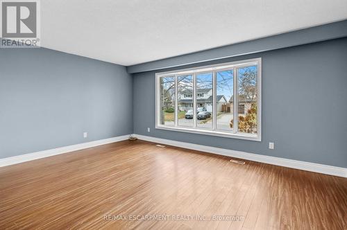 1480 Clinton Court, Burlington, ON - Indoor Photo Showing Other Room