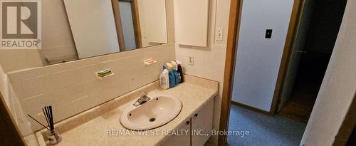 18 Richgrove Drive, Toronto, ON - Indoor Photo Showing Bathroom