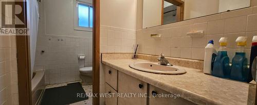 18 Richgrove Drive, Toronto, ON - Indoor Photo Showing Bathroom