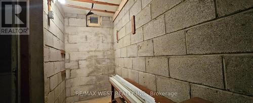 18 Richgrove Drive, Toronto, ON - Indoor Photo Showing Bathroom