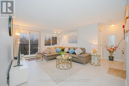 224 - 1450 Glen Abbey Gate, Oakville, ON - Indoor Photo Showing Living Room