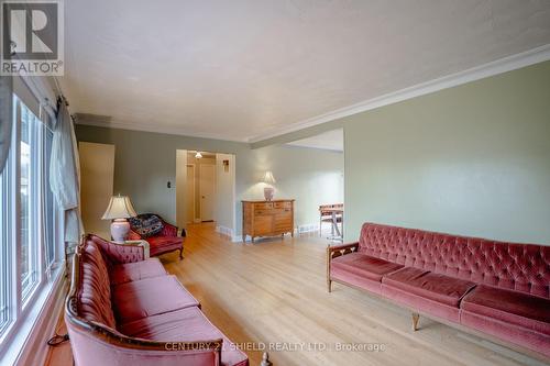 1404 Boyd Street, Cornwall, ON - Indoor Photo Showing Living Room