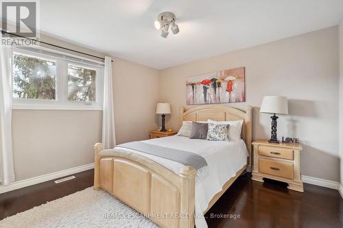 87 Monte Drive, Hamilton, ON - Indoor Photo Showing Bedroom