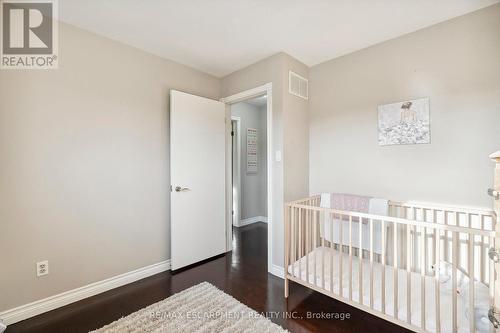 87 Monte Drive, Hamilton, ON - Indoor Photo Showing Bedroom