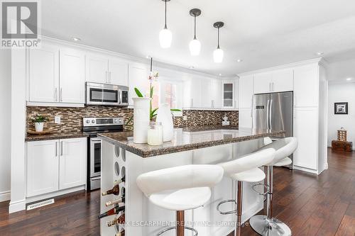 87 Monte Drive, Hamilton, ON - Indoor Photo Showing Kitchen With Upgraded Kitchen