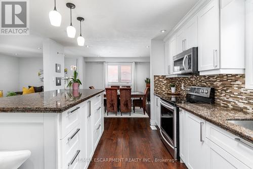 87 Monte Drive, Hamilton, ON - Indoor Photo Showing Kitchen With Upgraded Kitchen