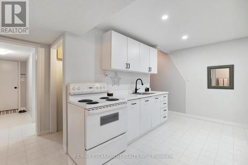 87 Monte Drive, Hamilton, ON - Indoor Photo Showing Kitchen