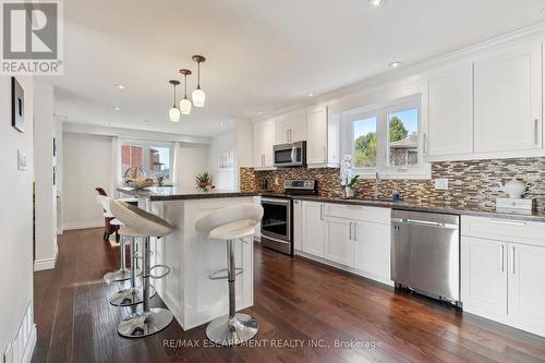 87 Monte Drive, Hamilton, ON - Indoor Photo Showing Kitchen With Upgraded Kitchen