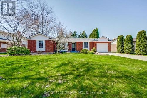 29 Confederation Drive, Niagara-On-The-Lake, ON - Outdoor With Facade