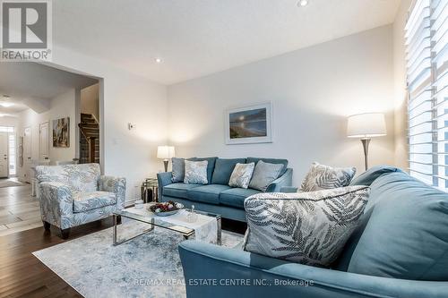 44 Kay Crescent, Guelph, ON - Indoor Photo Showing Living Room