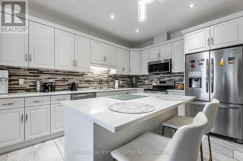 44 Kay Crescent, Guelph, ON - Indoor Photo Showing Kitchen With Upgraded Kitchen