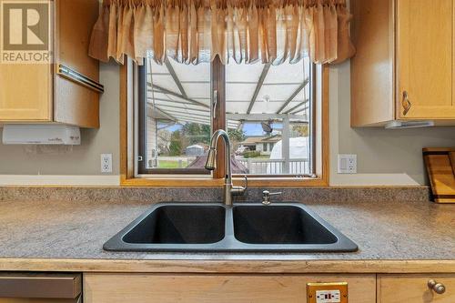 106 Crescent Drive, Enderby, BC - Indoor Photo Showing Kitchen With Double Sink