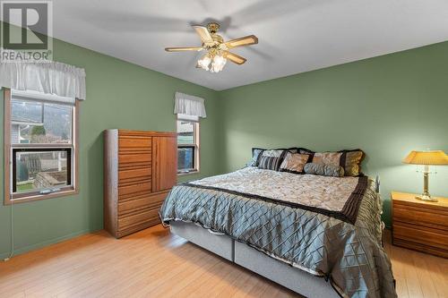 106 Crescent Drive, Enderby, BC - Indoor Photo Showing Bedroom