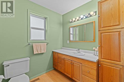 106 Crescent Drive, Enderby, BC - Indoor Photo Showing Bathroom