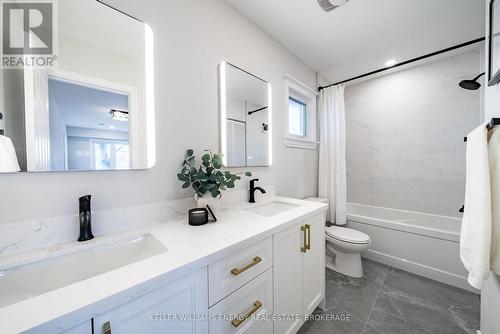 141 Speyside Drive, Oakville (1001 - Br Bronte), ON - Indoor Photo Showing Bathroom