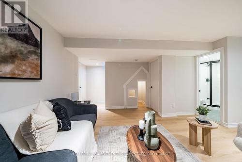 141 Speyside Drive, Oakville (1001 - Br Bronte), ON - Indoor Photo Showing Living Room