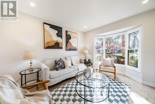 141 Speyside Drive, Oakville (1001 - Br Bronte), ON - Indoor Photo Showing Living Room