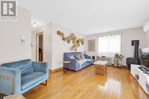 1304 Hunt Club Road, Madoc, ON - Indoor Photo Showing Living Room