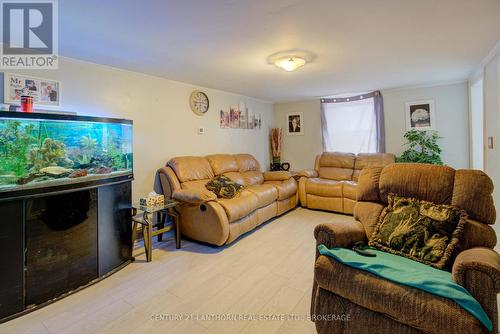 383 Main Street, Loyalist (Bath), ON - Indoor Photo Showing Living Room