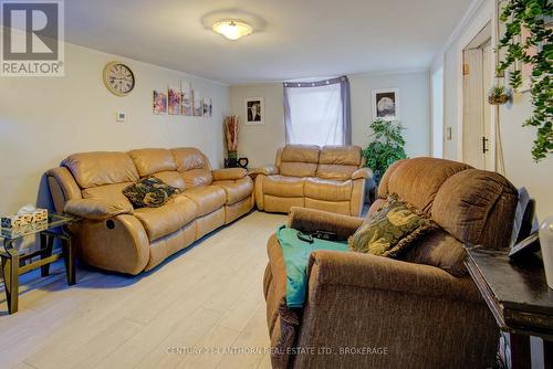 383 Main Street, Loyalist (Bath), ON - Indoor Photo Showing Living Room