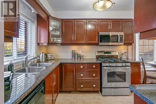 28 Elderberry Avenue, Grimsby (541 - Grimsby West), ON - Indoor Photo Showing Kitchen With Double Sink