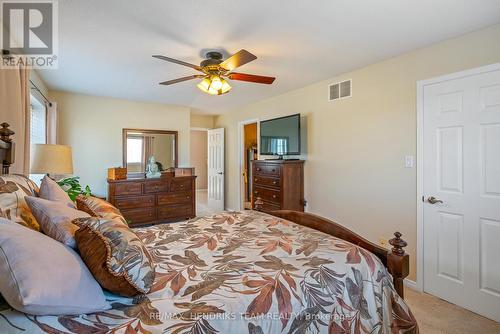 28 Elderberry Avenue, Grimsby (541 - Grimsby West), ON - Indoor Photo Showing Bedroom