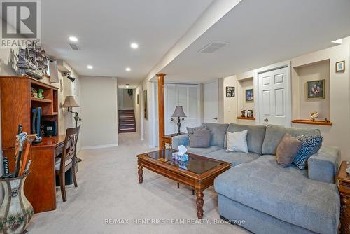 28 Elderberry Avenue, Grimsby (541 - Grimsby West), ON - Indoor Photo Showing Living Room