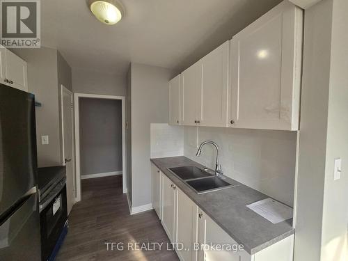 8 - 276 Saguenay Avenue, Oshawa (Mclaughlin), ON - Indoor Photo Showing Kitchen With Double Sink