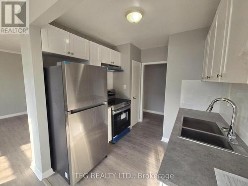 8 - 276 Saguenay Avenue, Oshawa (Mclaughlin), ON - Indoor Photo Showing Kitchen