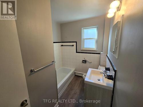 8 - 276 Saguenay Avenue, Oshawa (Mclaughlin), ON - Indoor Photo Showing Bathroom