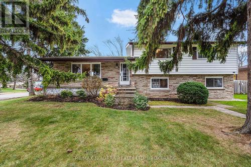 10 South Crescent, Port Colborne (878 - Sugarloaf), ON - Outdoor With Facade