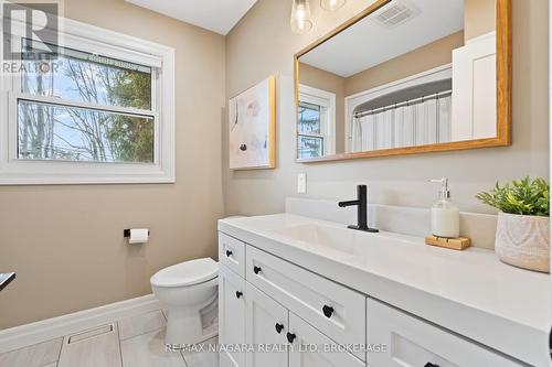 10 South Crescent, Port Colborne (878 - Sugarloaf), ON - Indoor Photo Showing Bathroom