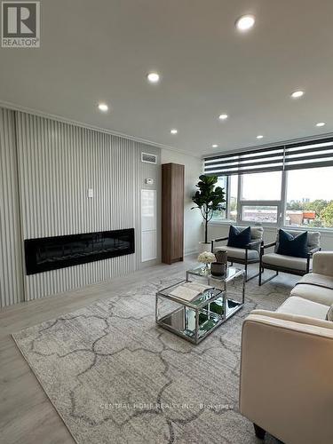 605 - 55 Skymark Drive, Toronto, ON - Indoor Photo Showing Living Room